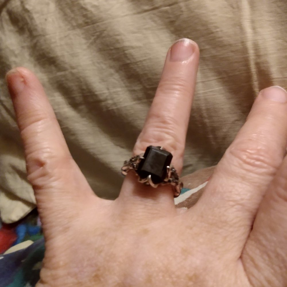 Vintage Sterling Silver Onyx Emerald Cut with gorgeous silver design Size 7